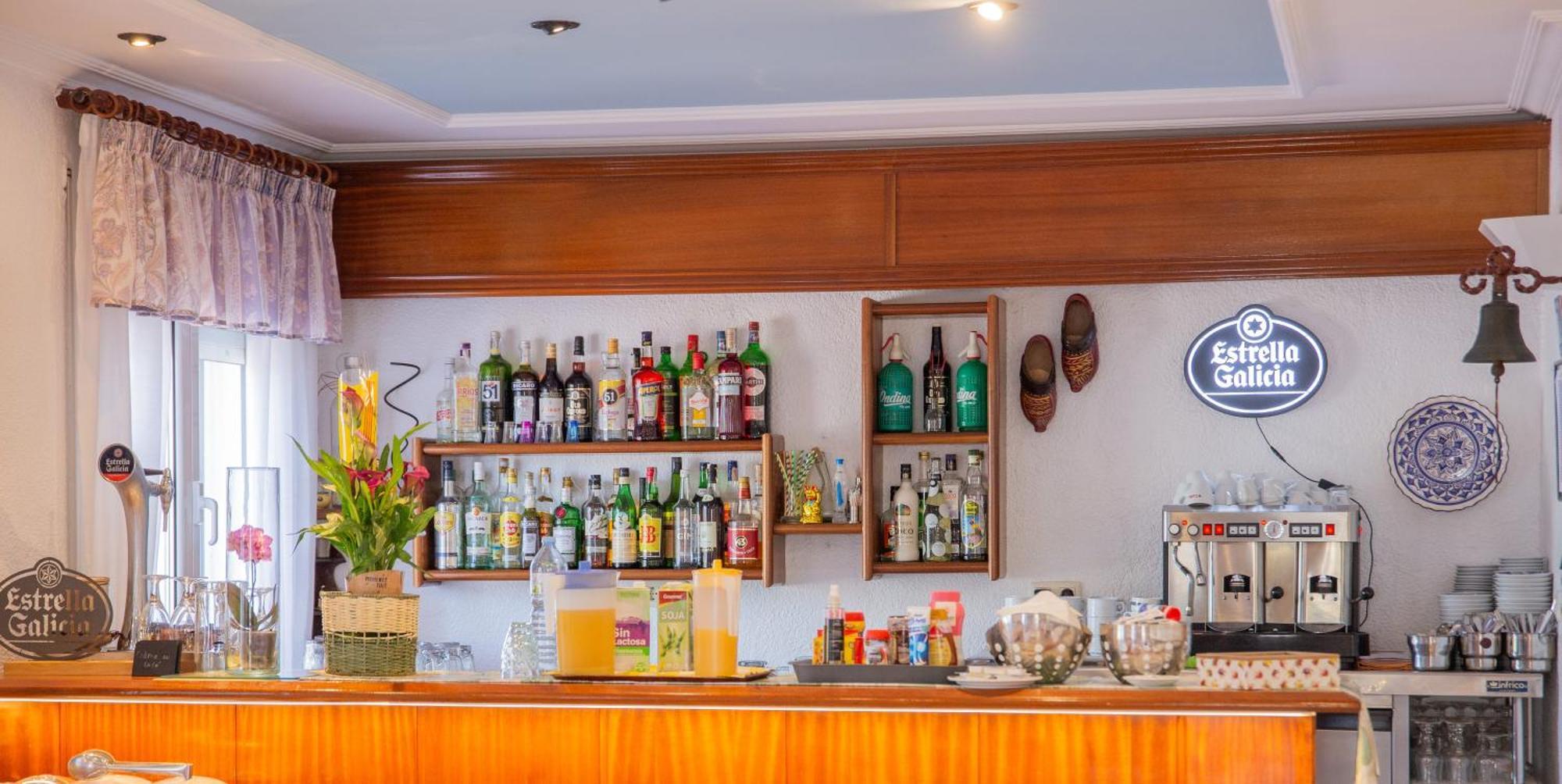 Hotel Montana By Bossh! Hotels โรเซส ภายนอก รูปภาพ